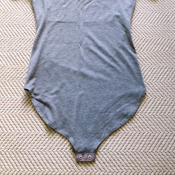 Gray bodysuit with heart neckline - Picture 3 of 4